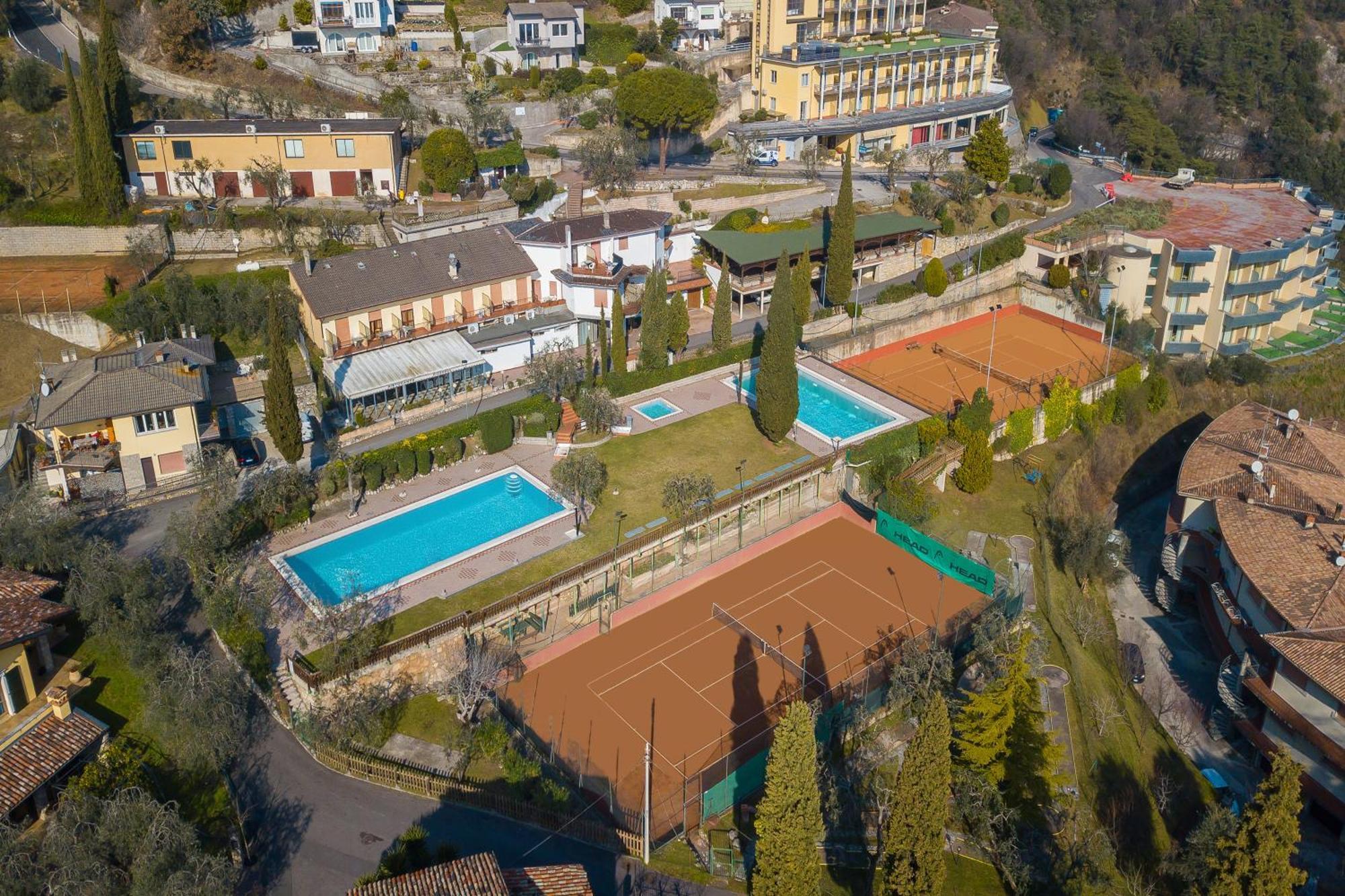 Casa Dei Nonni Apartments - Happy Rentals トレモージネ エクステリア 写真